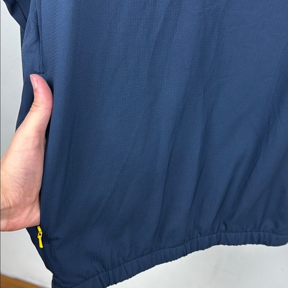 Columbia Michigan Windbreaker Hoodie - Picture 8 of 11